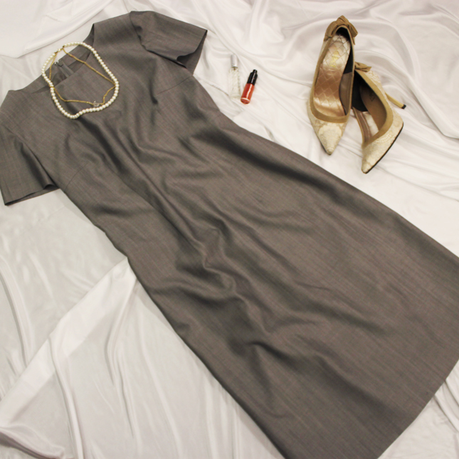 ワンピース シンプルでコーディネートも自在<br />Taupe natural style dress