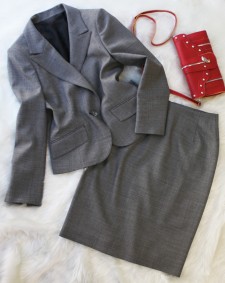 スカートスーツ 落ち着いた大人の魅力<br />Old silver skirt suit