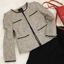 ノーカラージャケット 白と黒のデザイン<br />White&black collarless jacket