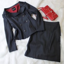 スカートスーツ おしゃれな赤い裏地<br />Double breasted jacket with red lining & skirt