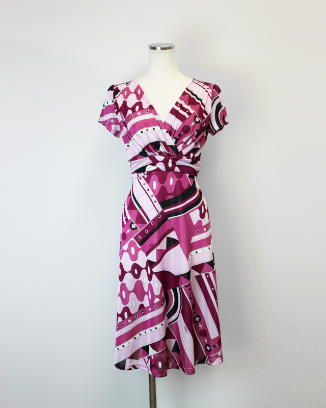 ワンピース ピンクのプッチ柄<br />Pink crossover dress made of Parolari Emilio Pucci fabric