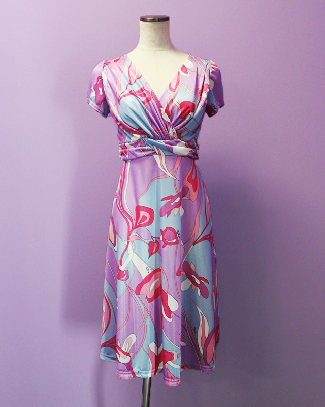 ワンピース プッチ柄<br />Crossover dress made of Parolari Emilio Pucci fabric