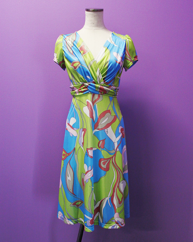 ワンピース プッチ柄<br />Crossover dress made of Parolari Emilio Pucci fabric