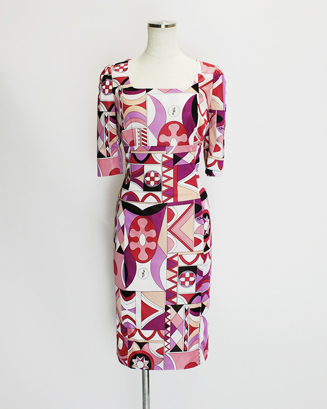 ワンピース プッチ生地<br />Pink square neck dress made of Parolari Emilio Pucci fabric