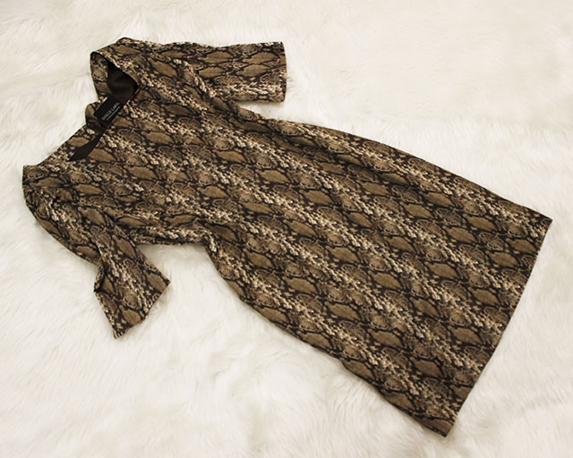 ワンピース 蛇柄<br />Snake printed dress