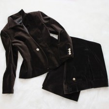 パンツスーツ スエード素材<br />Acajou brown suede pants suit