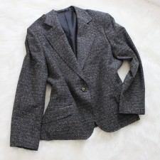 ツイードジャケット 大人びた着こなし<br />Pewter gray tweed jacket