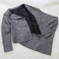 ダブルジャケットスカートスーツ 大人びたグレー<br />Gray double jacket and skirt