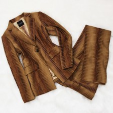 パンツスーツ パイソン柄<br />Pants suit in python print