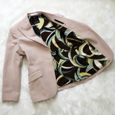 ジャケット ピンクの生地にカラフルな裏地<br />Pale pink jacket with colorful lining