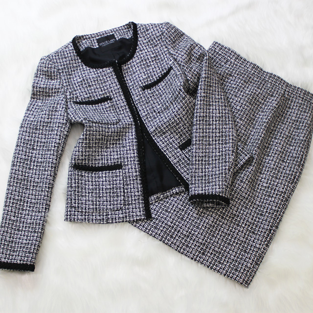 スカートスーツ 白と黒のツイード生地<br />Black&white tweed skirt suit