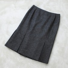 スカート ストレッチ性のある高級素材<br />Stretch wool mix skirt