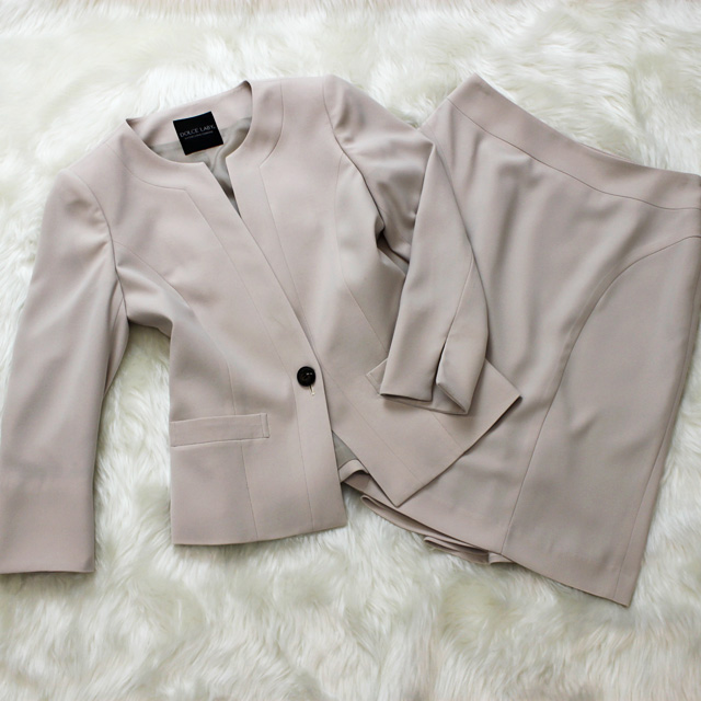 スカートスーツ 薄いピンクベージュが上品 Br Almond Pink Skirt Suit オリジナル制服 レディーススーツ メンズスーツ Charalist