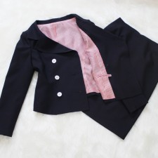 スカートスーツ ネイビー生地にストライプ柄の裏地<br />Dark navy skirt suit with striped pink lining