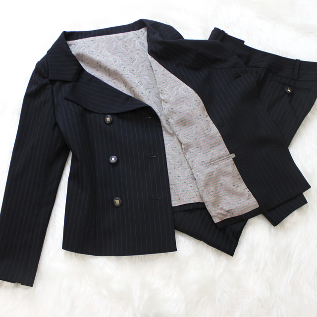 パンツスーツ ストライプ柄ダブルジャケット<br />Striped double jacket pants suit