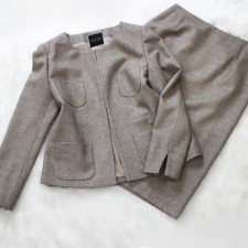 スカートスーツ 上品なベージュのネップツイード<br /> Beige nep tweed skirt suit