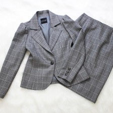 スカートスーツ グレンチェック柄<br />Skirt suit in glen check