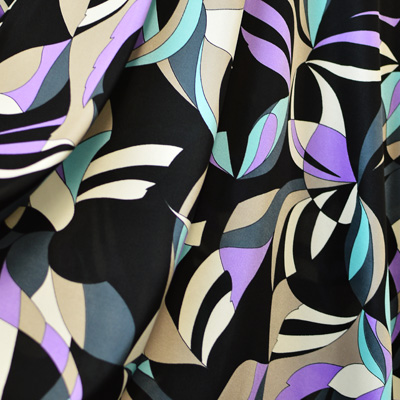 ブライトスムース 幾何学柄 / Black & Purple Stretch Abstract Printed Fabric