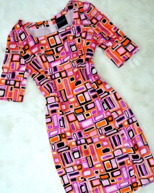 幾何学模様プリント半袖ワンピース<br />short sleeve dress in Geometric print