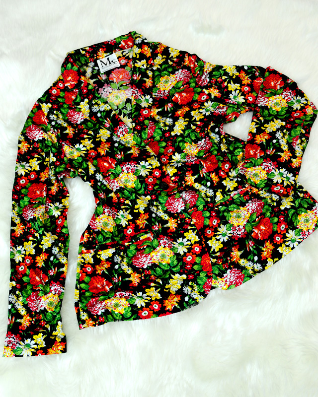 薄手夏エレガント♪フラワープリントカーディガンブラック<br />Flower print black cardigan.