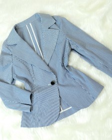 涼しげなブルーストライプジャケット<br />Blue striped summer jacket