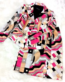 エミリオプッチ好きにはたまらない♪着心地抜群！柔らか生地のスカートスーツ<br />A comfortable jacket and skirt,  soft  “Parolari Emilio Pucci” fabric