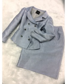 洗練されたシャープな印象♪グレー花柄スカートスーツ<br />Gray floral skirt suit will make you look sophisticated and sharp