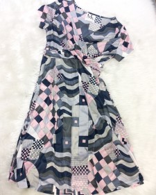 海外セレブたちに愛されているエミリオプッチ柄生地♪グレー＆ピンクのドルワンピース<br /> A-Line Dress , Parolari Emilio PUCCI Fabric Imported from Italy