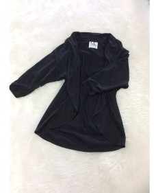 煌めいてキュート♪ラメ入りブラックカーディガン<br />Black Lame Cardigan for Shiny Look