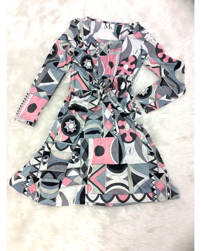 大人っぽいグレーのプッチ柄ねじりワンピース<br />Gray Dress with Twisted Waist in Pucci Fabric-Adult Women’s Choice