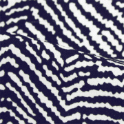 ストレッチ生地　ネイビー・ホワイト抽象柄 プリント（KKP2480-81-A）Navy＆White Abstract Print, Stretch Fabric