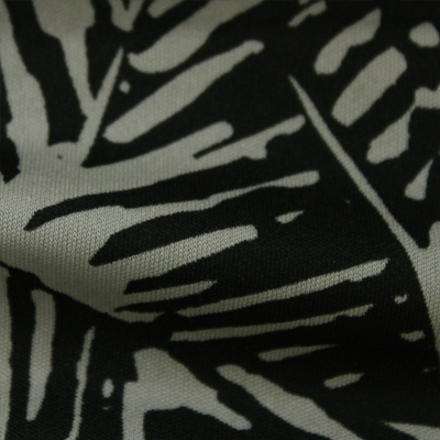 スムースストレッチニット　ブラック・グレーの抽象柄 （KKP3398-YS-28-B）Black＆Gray Abstract Print, Smooth Stretch Knit