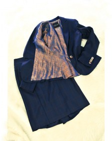 洗練されたオーラを演出♪ネイビーチェックスカートスーツ<br />Create A Sophisticated Aura By This Checked Navy Skirt Suit