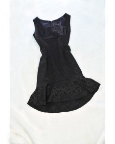 マーメイドシルエットで優雅さを演出♪織柄ブラックワンピース<br />Be Graceful Tonight In This Black Woven Mermaid dress