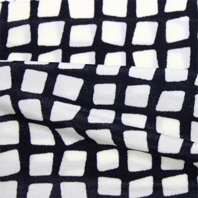 スムースストレッチニット　ブラック・ホワイト幾何柄 （KKP2100-90-A）Black＆White Geometric Print, Smooth Stretch Knit