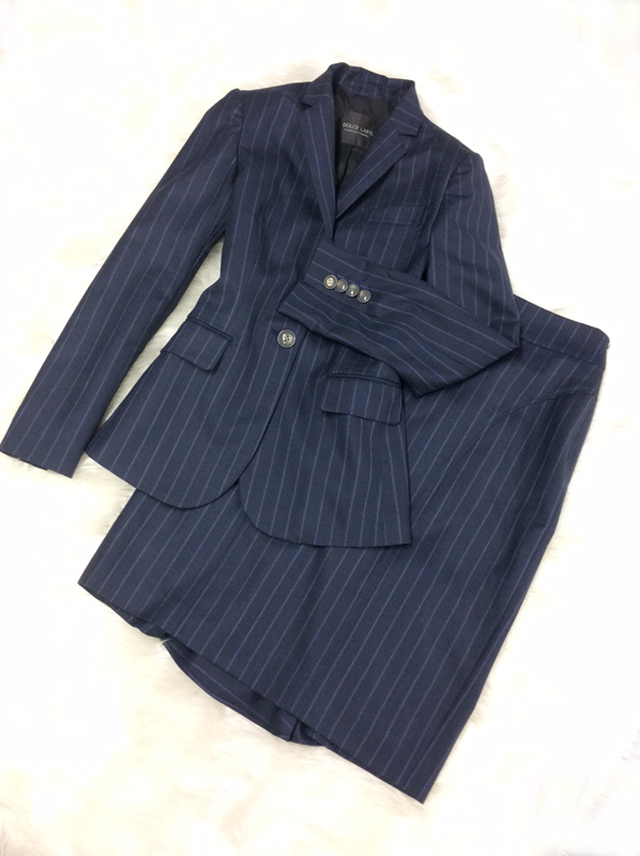 マットで暖かな表面感♪ネイビースカートスーツ<br /> Be More Peaceful  With Our Navy Skirt Suit