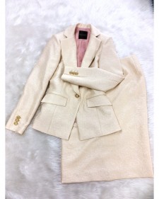 入学式と入園式に行くママのため♪ベージュスカートスーツ<br />Perfect For Entrance Ceremony Beige Skirt Suit