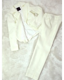 入学式と入園式に着たい♪清潔感が溢れる白いパンツとジャケット<br />White Jacket & Capri Pants Would Look Great at Entrance Ceremony