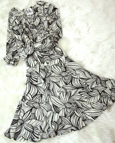春のわーどローブに取り入れたフローラル柄シャーリングワンピース<br />Spring Must Have Item: Shirring Dress In Floral Print