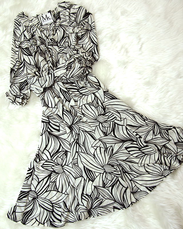 春のわーどローブに取り入れたフローラル柄シャーリングワンピース<br />Spring Must Have Item: Shirring Dress In Floral Print