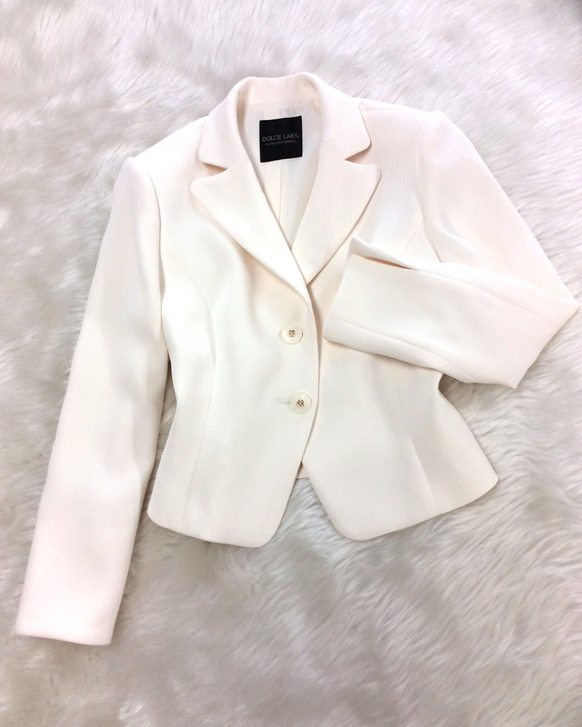 春に着たい鮮やかなホワイトジャケット<br />Bright White Jacket Is Spring Must Have