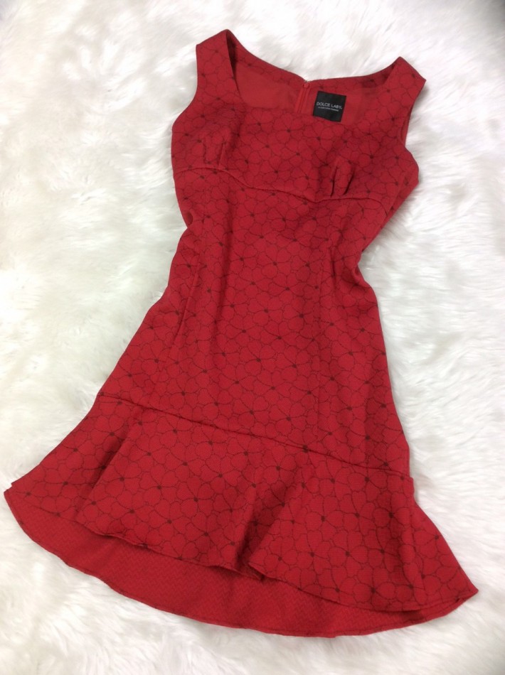 花柄レッドフリルヘムワンピース<br />Red Floral Dress With Frilled Hem