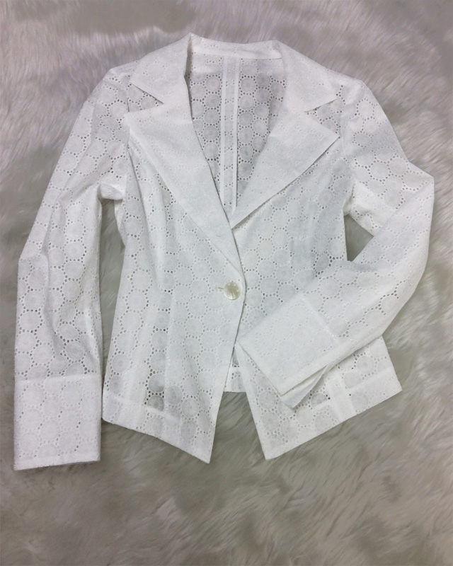 涼しげホワイトレースジャケット☆エレガントフォーマルから可愛いカジュアルまで万能アイテム<br /> Keep Cool In A White Lace Jacket☆Versatile Item For Formal As Well As Casual Outfits