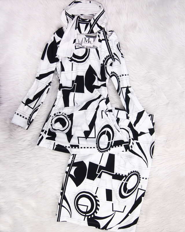 モノトーンコーディネートは永遠の憧れ♪モダーンな柄のツーピース<br />Black&White is Always in Fashion♪2-Piece Set With Modern Print