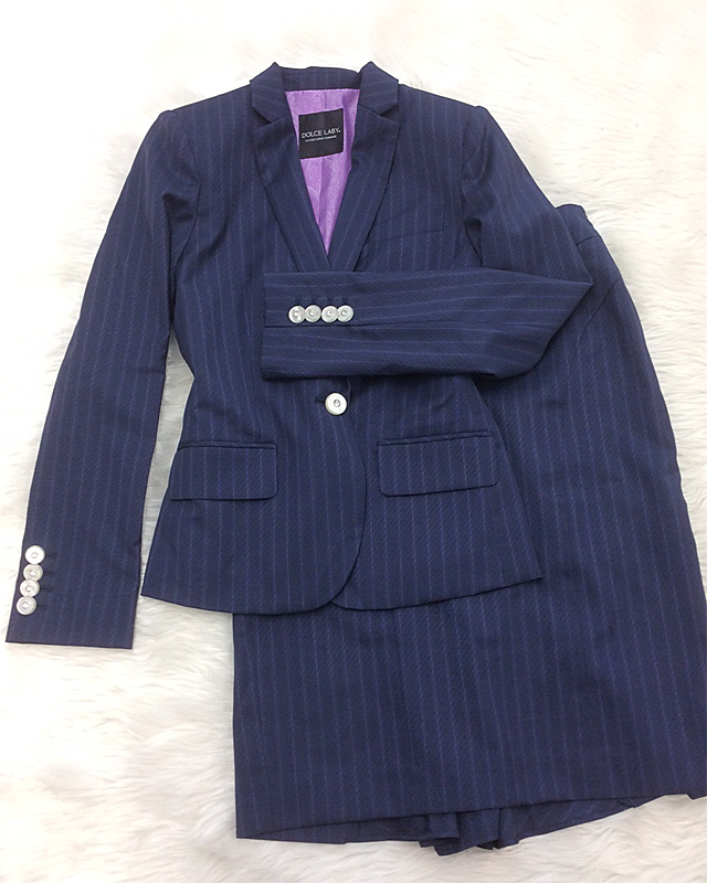 ビジネスにもお出掛けにも☆紺生地に紫ストライプのスカートスーツ<br />Suitable For Business As Well As Going Out☆Skirt Suit With Navy Fabric with Purple Stripes