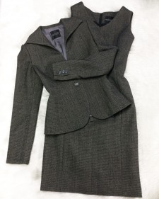 ヘリンボーン柄の高級ウール生地のワンピーススーツ♪<br />Dress Suit in High Quality Herringbone Wool Farbic