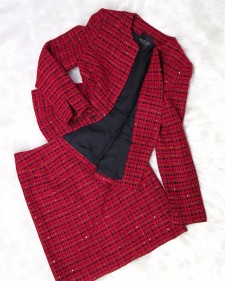 ラメ糸を織り交ぜたファンシーなレッドツイードのスカートスーツ♪<br />SkirtSuit in Fancy Red Tweed with Interwoven Glittery Threads