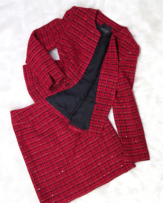 ラメ糸を織り交ぜたファンシーなレッドツイードのスカートスーツ♪<br />SkirtSuit in Fancy Red Tweed with Interwoven Glittery Threads