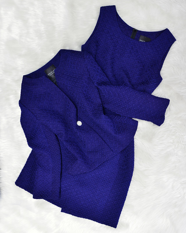 ラピスラズリな深い青のワンピーススーツ♪顔映りが良く気品漂う一着<br />A deep royal blue one-piece suit ♪ So royaly elegant