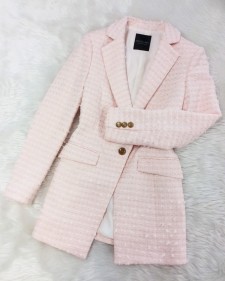 さくらピンクのセミロングジャケット♪甘くかっこよく 英国リントン高級ツイード<br />Sakura Pink Semi Long Jacket ♪ Sweet and Cool, British Linton high-end Tweed